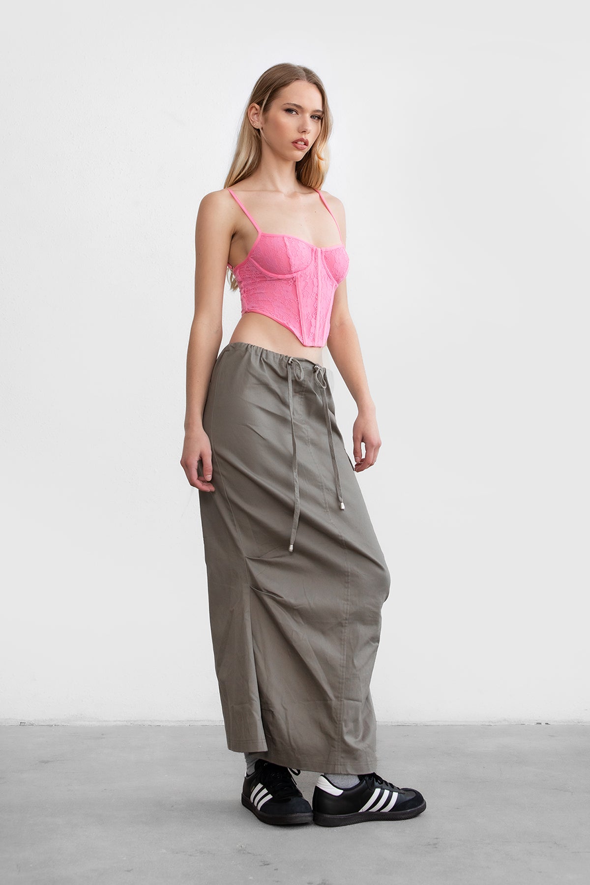 SH29465-ROXIE (image 2 of 5)