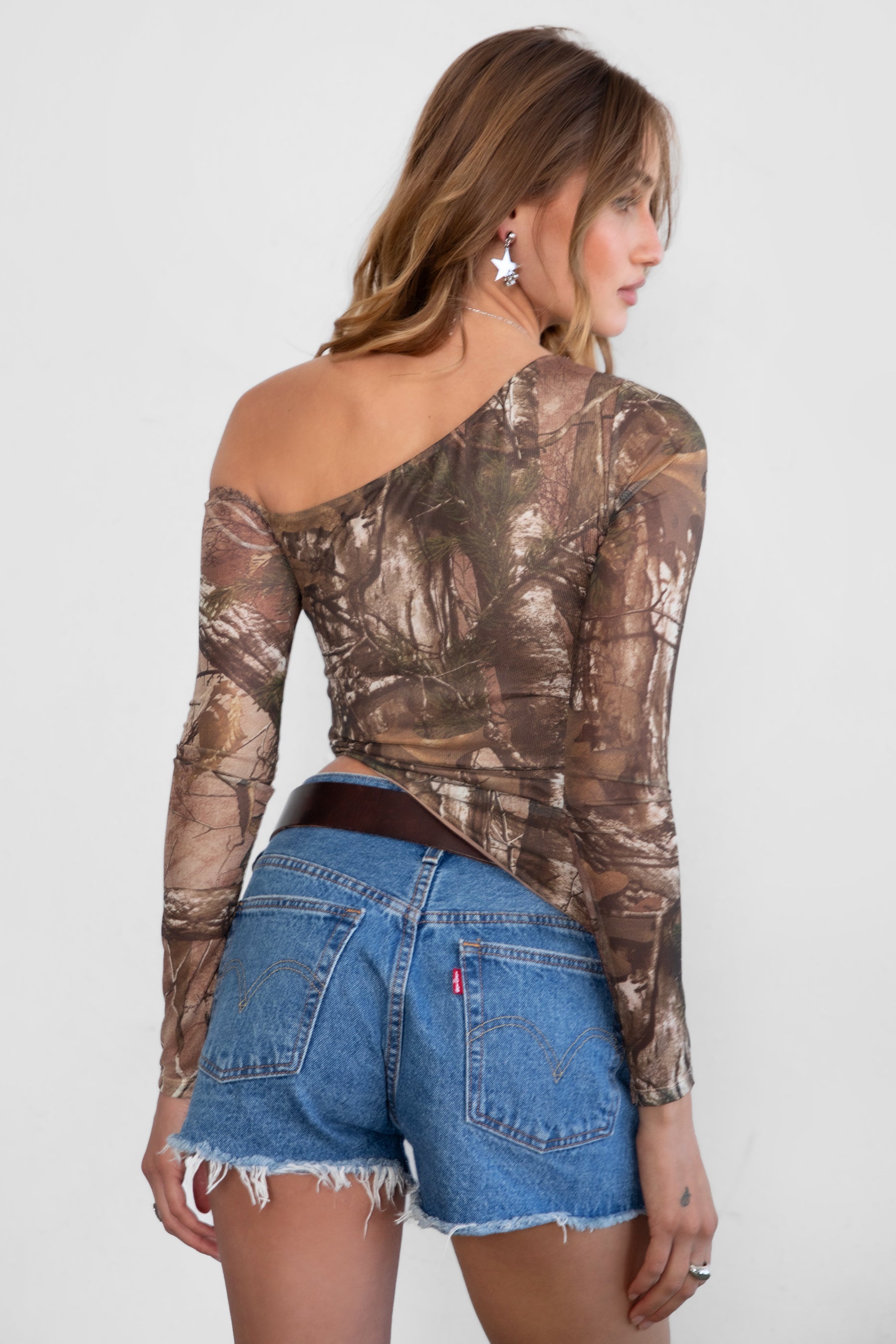 TC31252-REMIA Top (image 3 of 4)